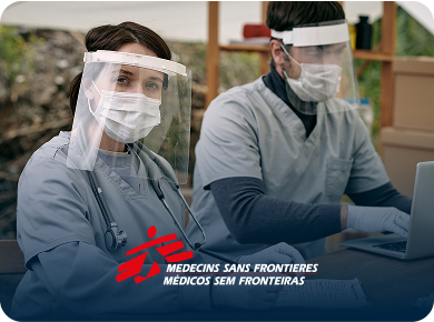 Profissional Médico sem fronteiras trabalhando