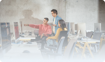 Profissionais origem evergia trabalhando